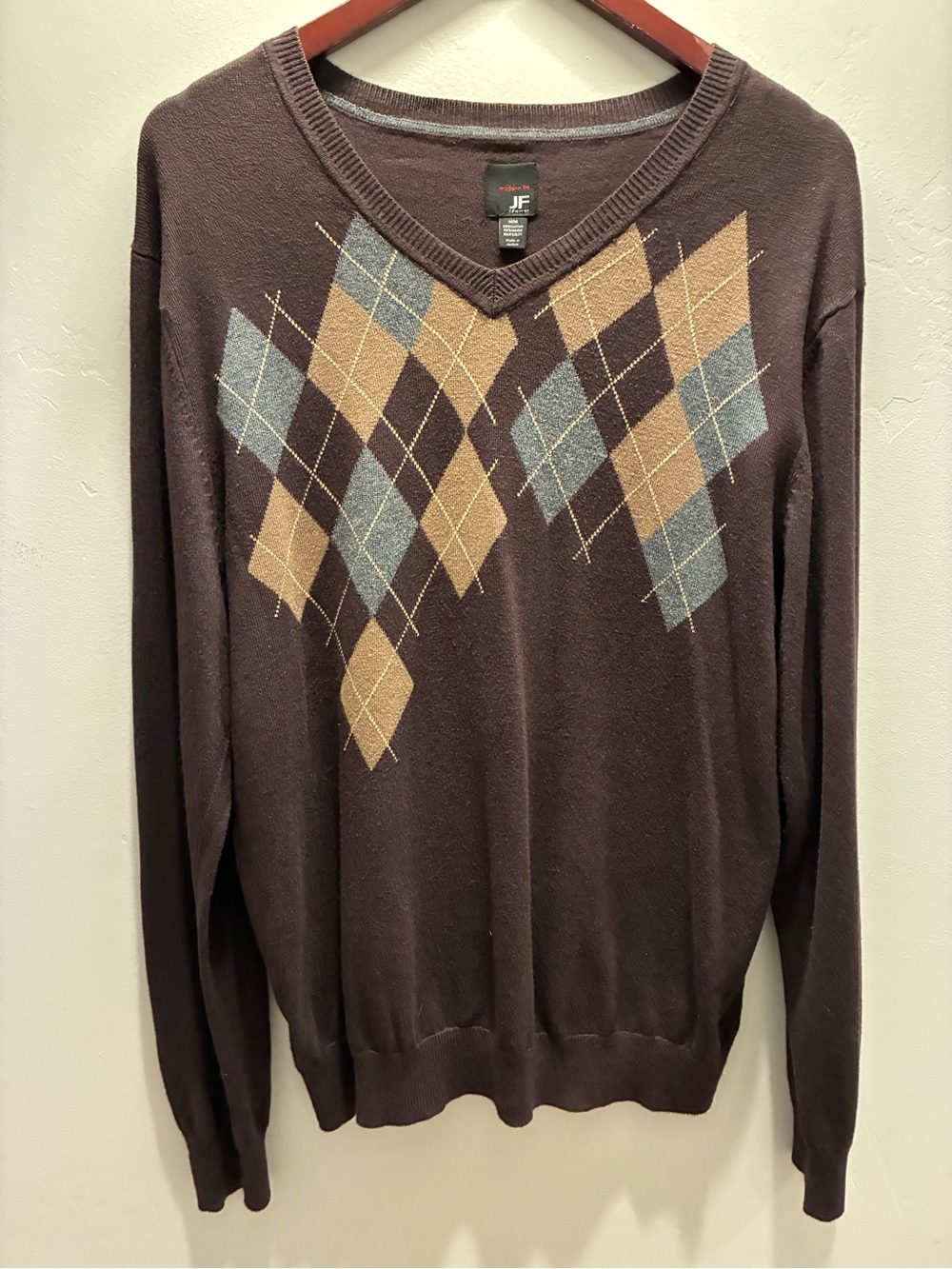jf j.ferrar Brown V-Neck Argyle Sweater with Tan and Blue Diamonds Size M
